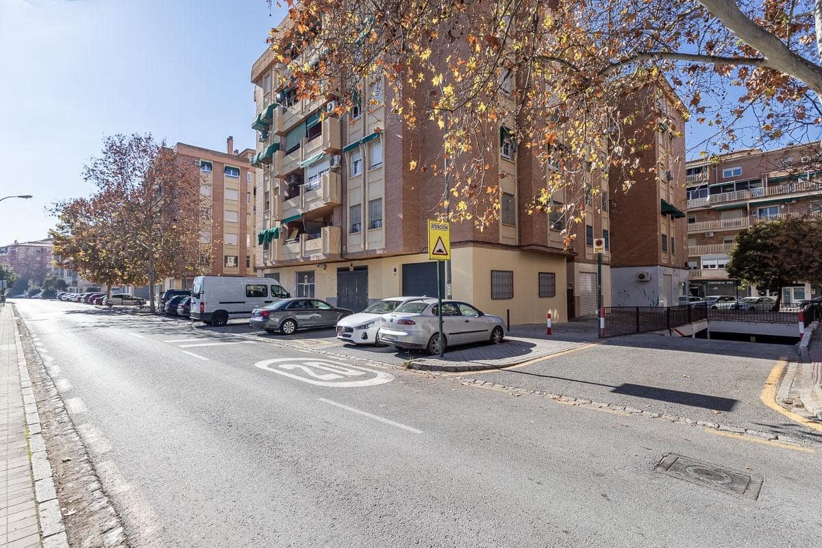 4 soveværelse Lejlighed til salg i Granada by med garage - € 269.000 (Ref: 9683507)