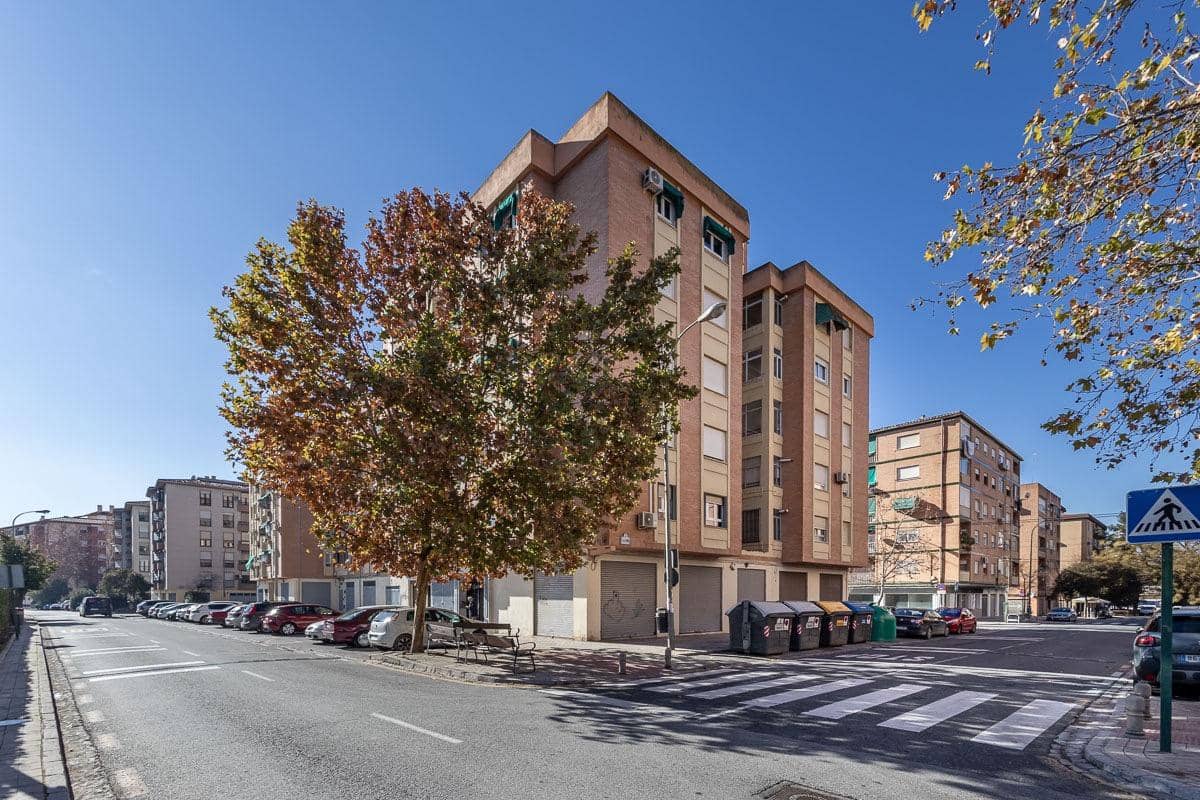 4 soveværelse Lejlighed til salg i Granada by med garage - € 269.000 (Ref: 9683507)