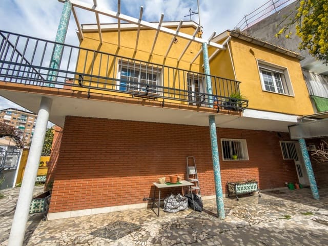 6 quarto Moradia Geminada para venda em Zaidin, Granada cidade com garagem - 595 000 € (Ref: 9684118)