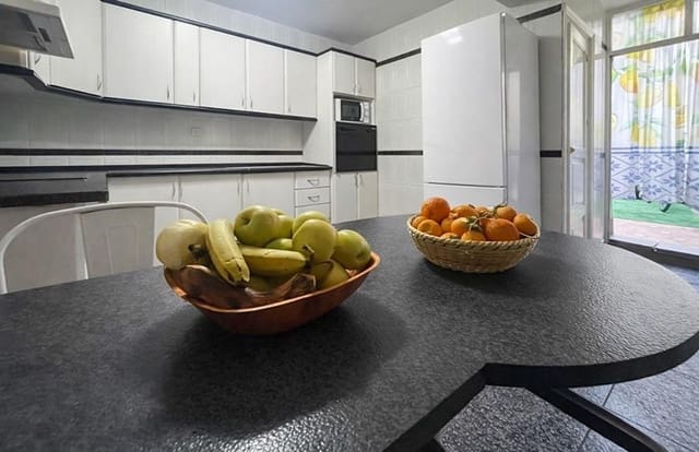 Casa de 3 habitaciones en Dúrcal en venta - 142.000 € (Ref: 9684120)