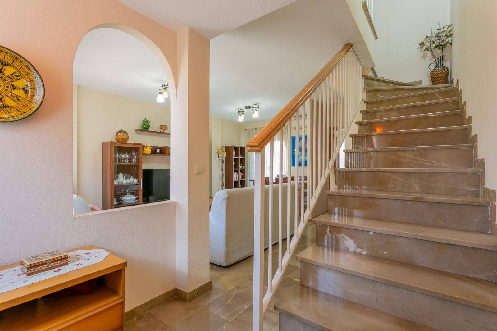 3 camera da letto Villetta a Schiera in vendita in Granada citta con garage - 290.000 € (Rif: 9686393)