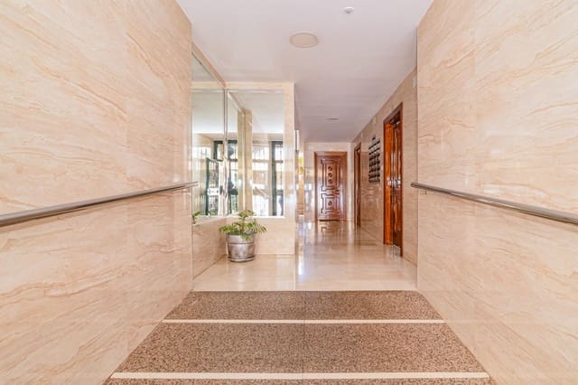 3 camera da letto Appartamento in vendita in Granada città con garage - 265.000 € (Rif: 9686394)