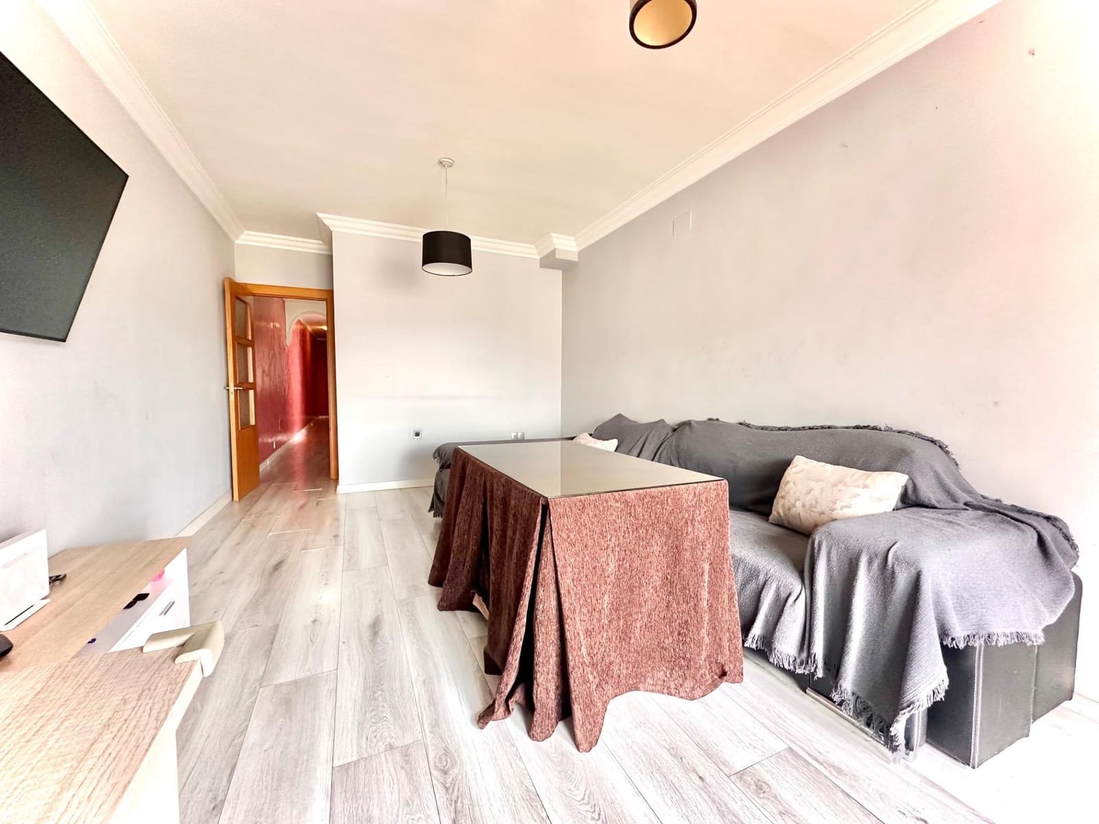 3 bedroom Flat for sale in Cogollos Vega with garage - € 120,000 (Ref: 9711946)