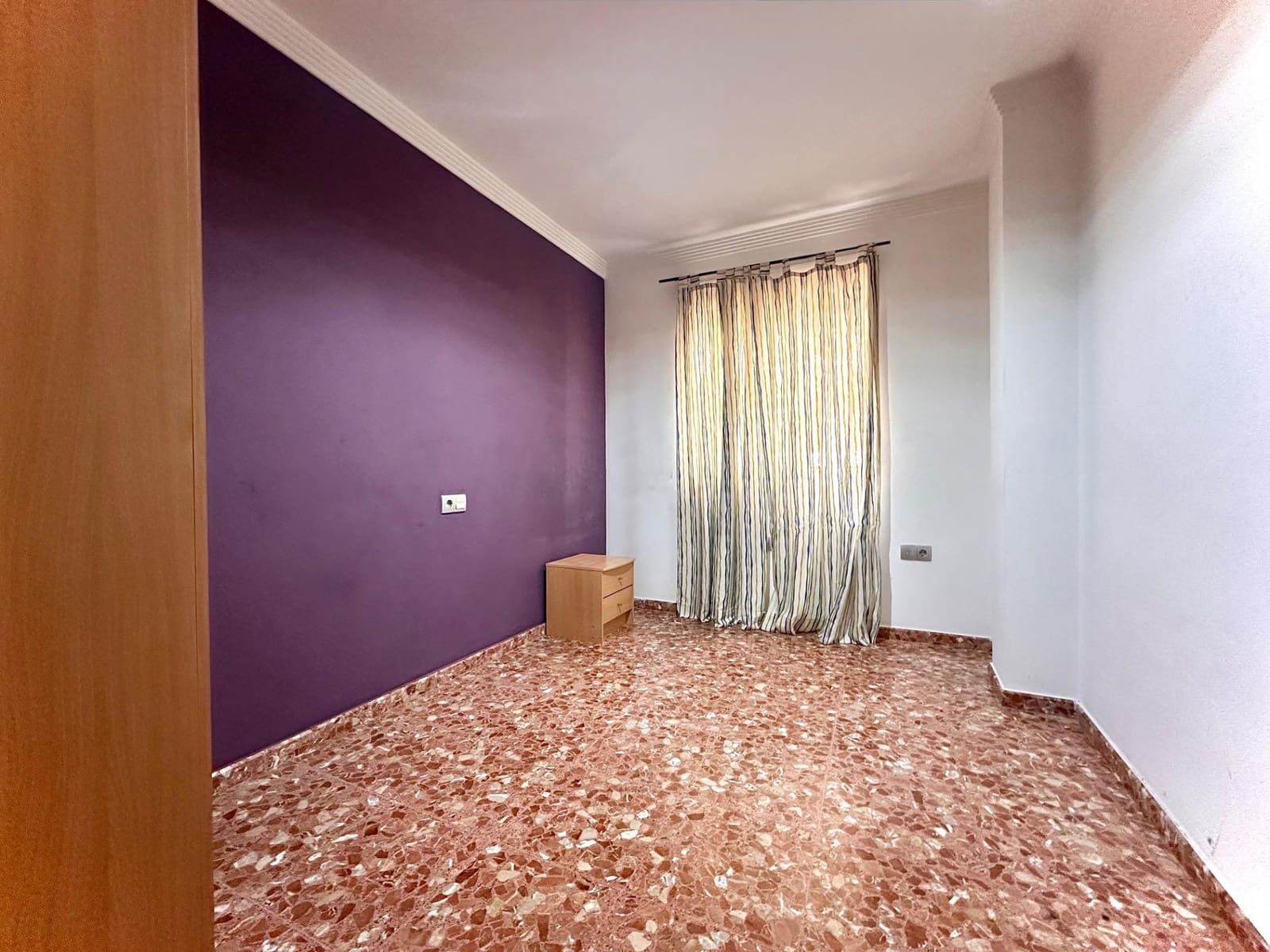 3 bedroom Flat for sale in Cogollos Vega with garage - € 120,000 (Ref: 9711946)