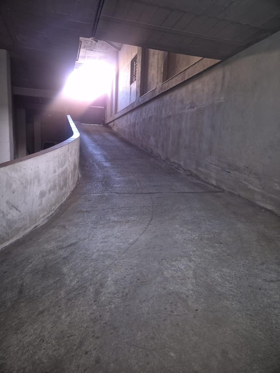 Garage til salg i Granada by - € 8.000 (Ref: 9711947)