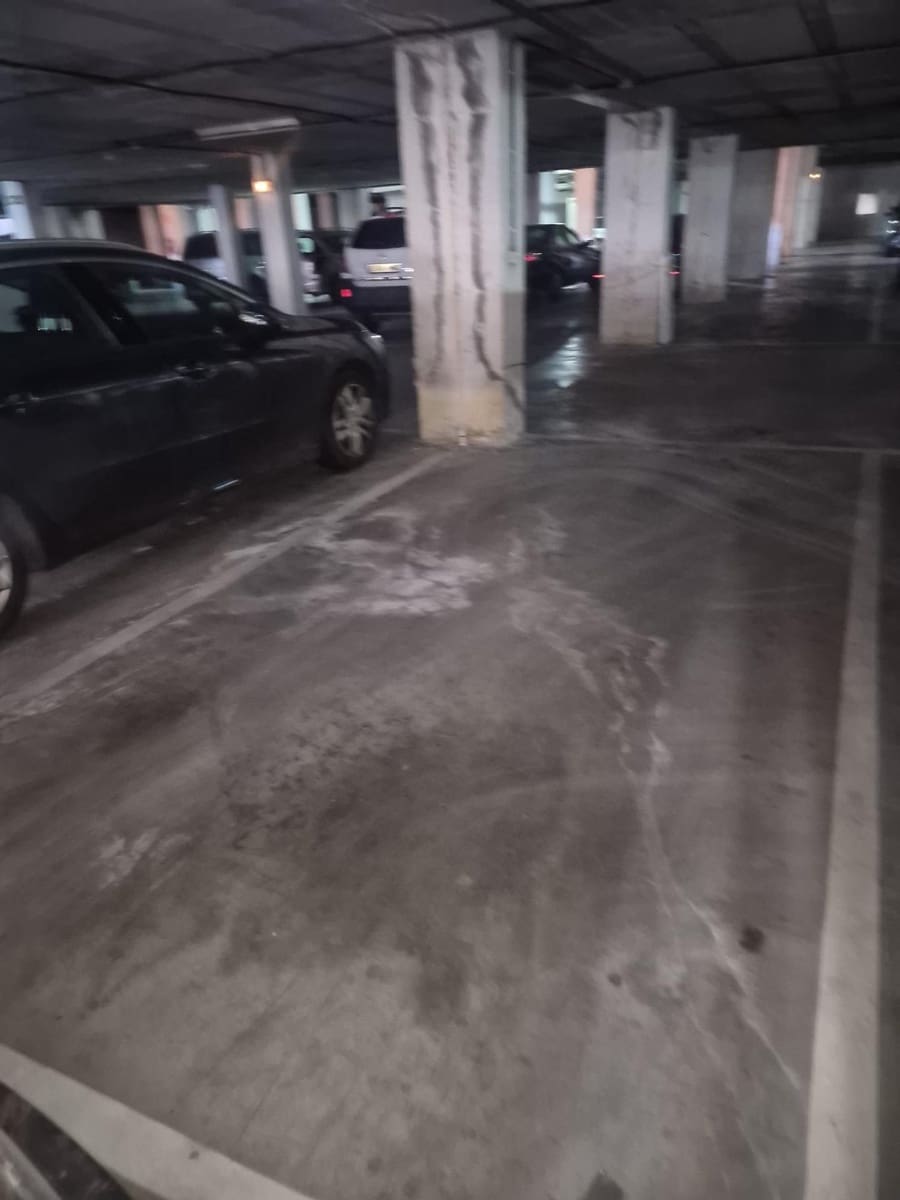 Garage til salg i Granada by - € 8.000 (Ref: 9711947)