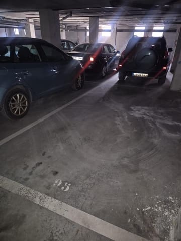 Garage til salg i Granada by - € 8.000 (Ref: 9711947)