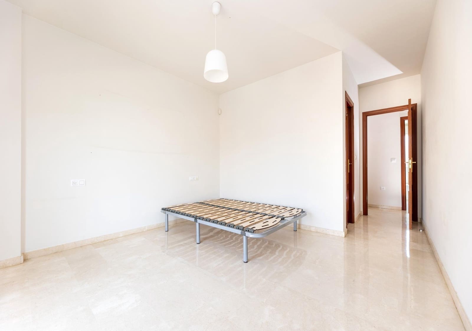 Chalet de 3 habitaciones en Ogíjares en venta con garaje - 329.000 € (Ref: 9711949)