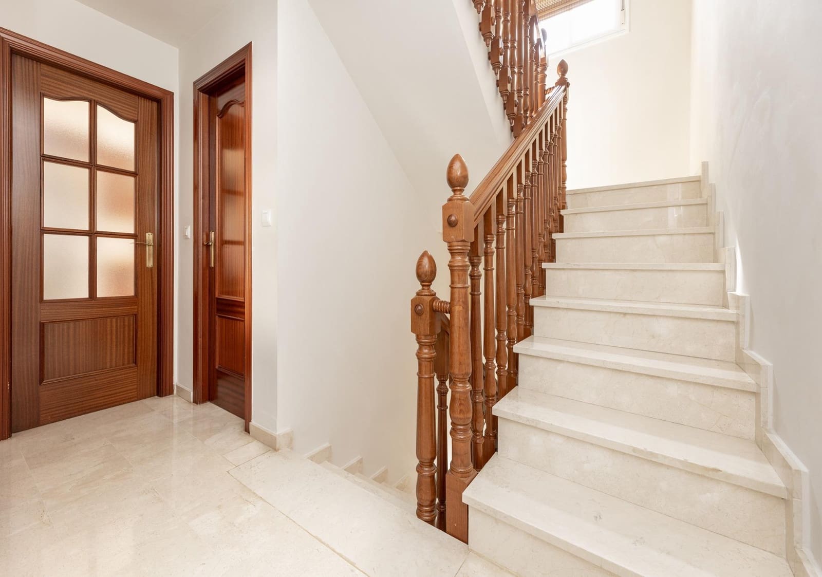 Chalet de 3 habitaciones en Ogíjares en venta con garaje - 329.000 € (Ref: 9711949)