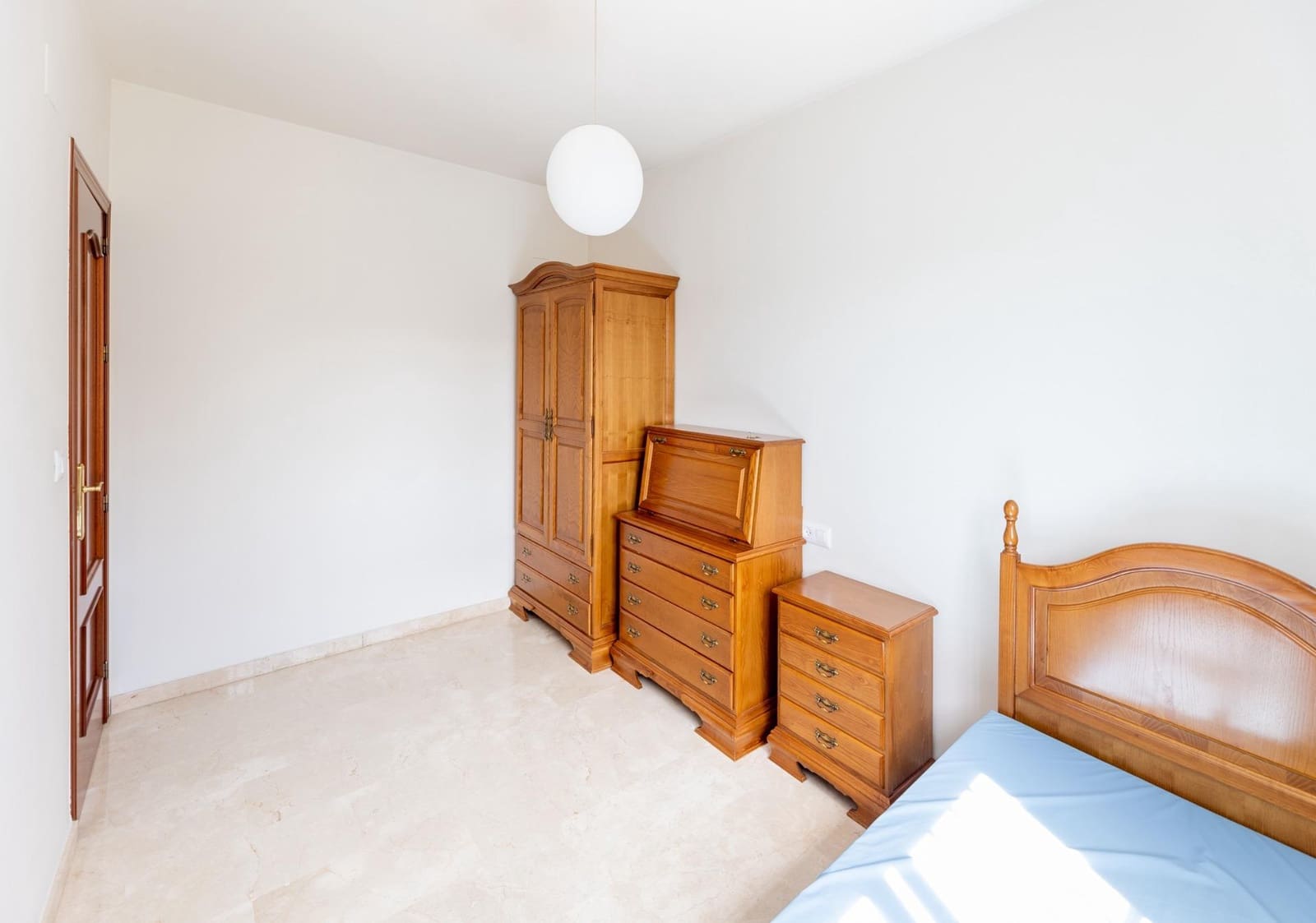 Chalet de 3 habitaciones en Ogíjares en venta con garaje - 329.000 € (Ref: 9711949)