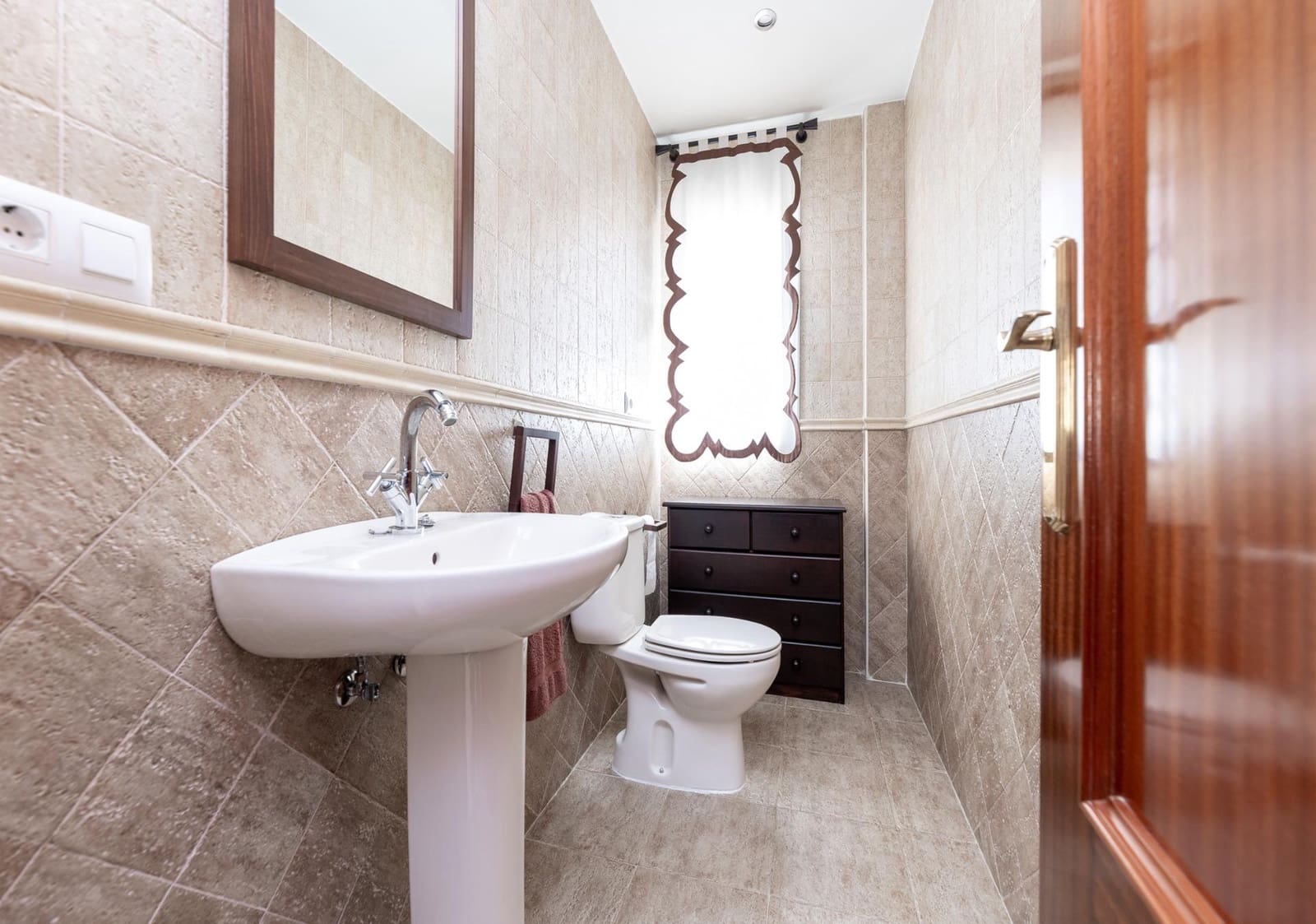 Chalet de 3 habitaciones en Ogíjares en venta con garaje - 329.000 € (Ref: 9711949)