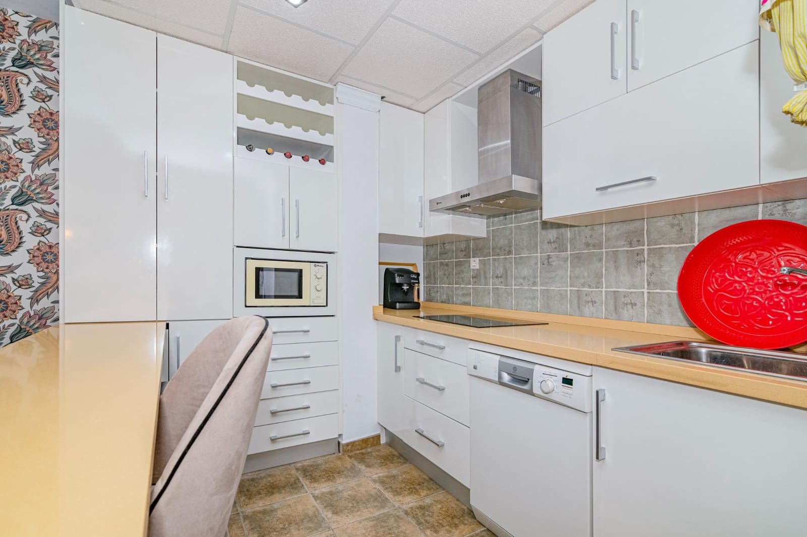 3 bedroom Semi-detached Villa for sale in Peligros with pool garage - € 318,000 (Ref: 9711950)