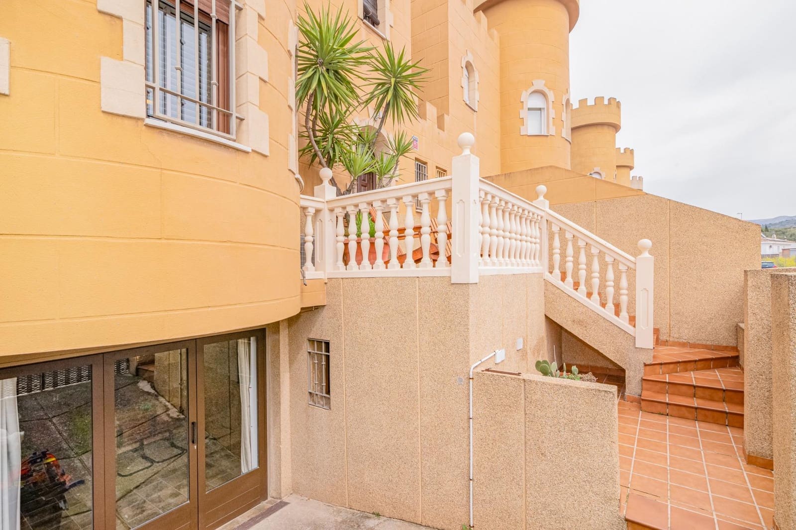 3 bedroom Semi-detached Villa for sale in Peligros with pool garage - € 318,000 (Ref: 9711950)