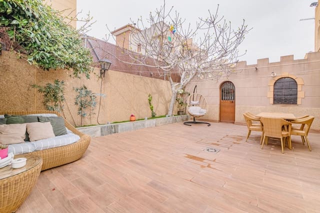 3 Zimmer Doppelhaus zu verkaufen in Peligros mit Pool Garage - 318.000 € (Ref: 9711950)