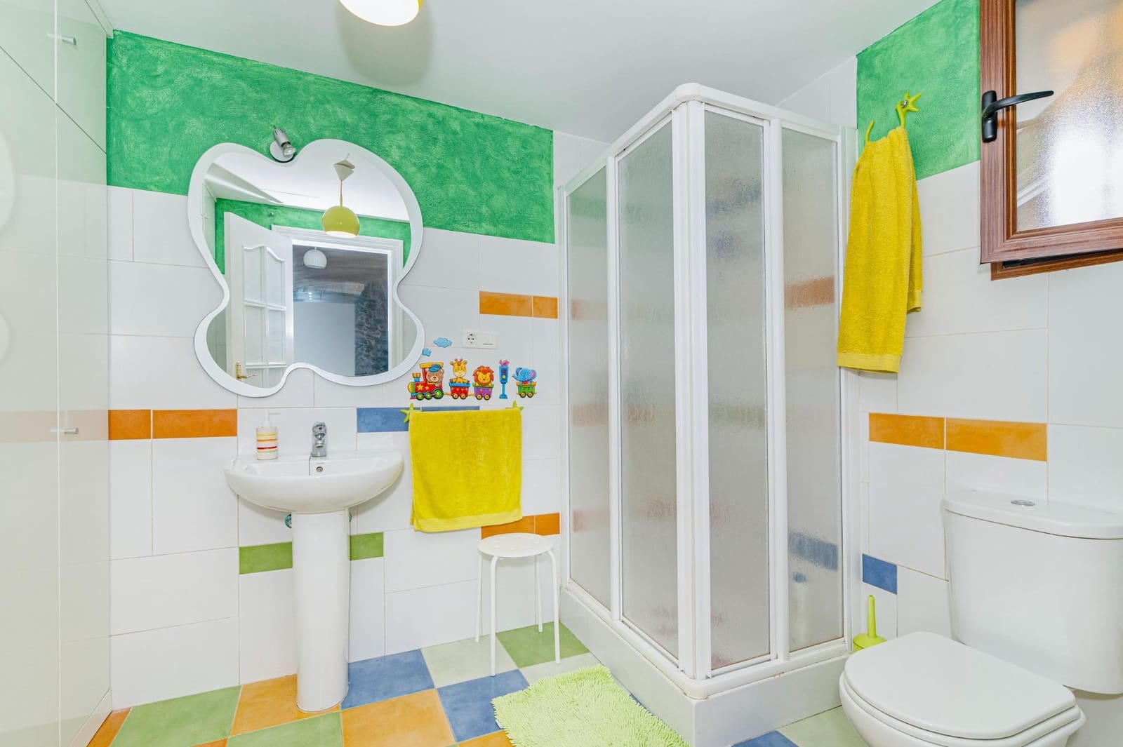 3 bedroom Semi-detached Villa for sale in Peligros with pool garage - € 318,000 (Ref: 9711950)