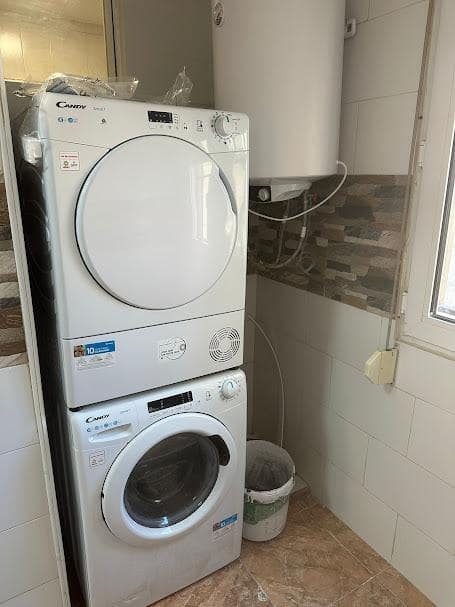 4 soveværelse Lejlighed til leje i Granada by - € 250 (Ref: 9714913)