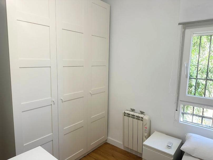 4 soveværelse Lejlighed til leje i Granada by - € 250 (Ref: 9714913)