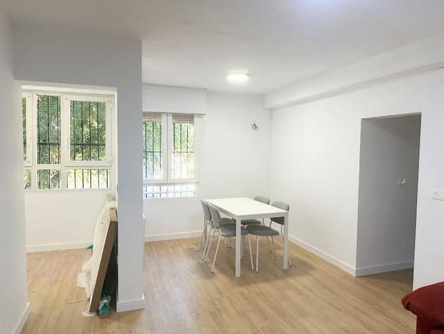 4 camera da letto Appartamento da affittare in Granada città - 250 € (Rif: 9714913)