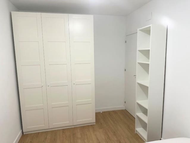 4 camera da letto Appartamento da affittare in Granada città - 250 € (Rif: 9714913)