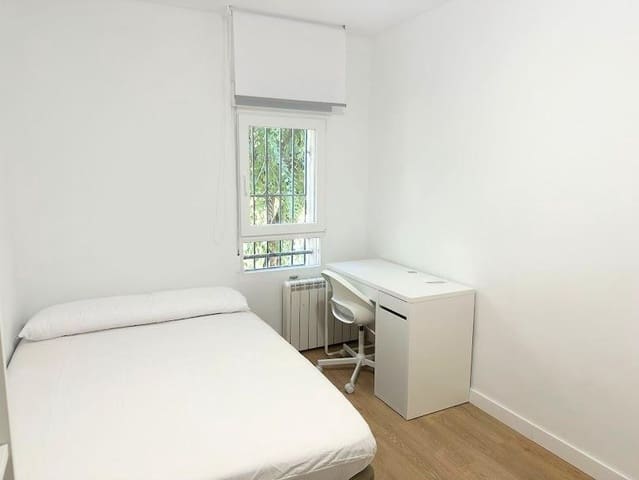 4 camera da letto Appartamento da affittare in Granada città - 250 € (Rif: 9714913)