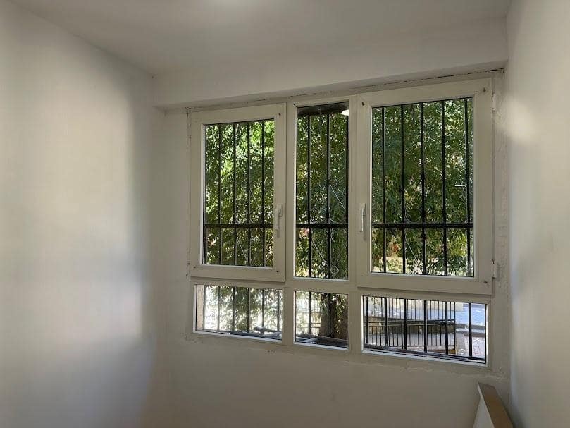 4 soveværelse Lejlighed til leje i Granada by - € 250 (Ref: 9714913)