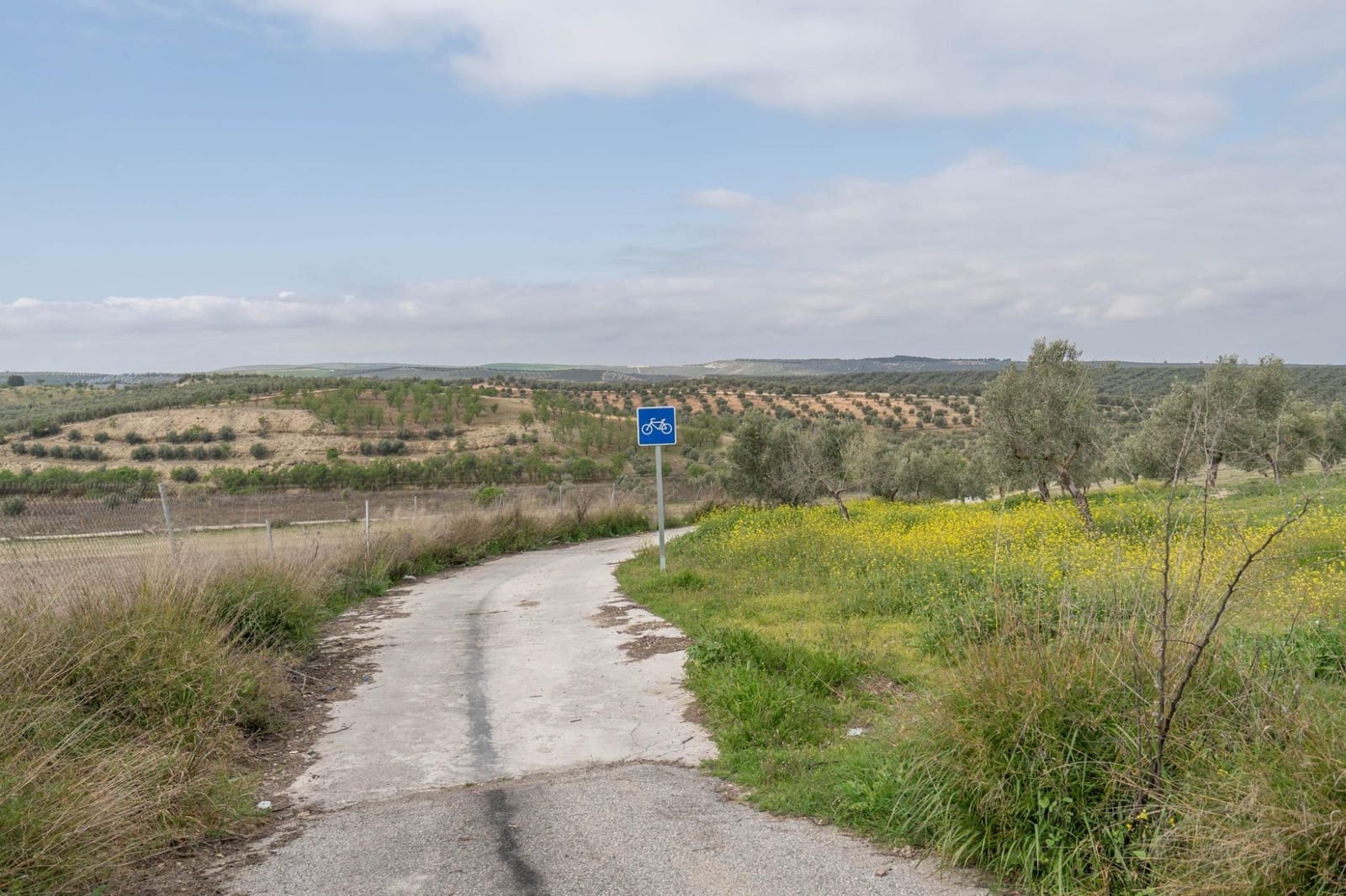 3 bedroom Villa for sale in Cullar Vega with pool garage - € 450,000 (Ref: 9719904)