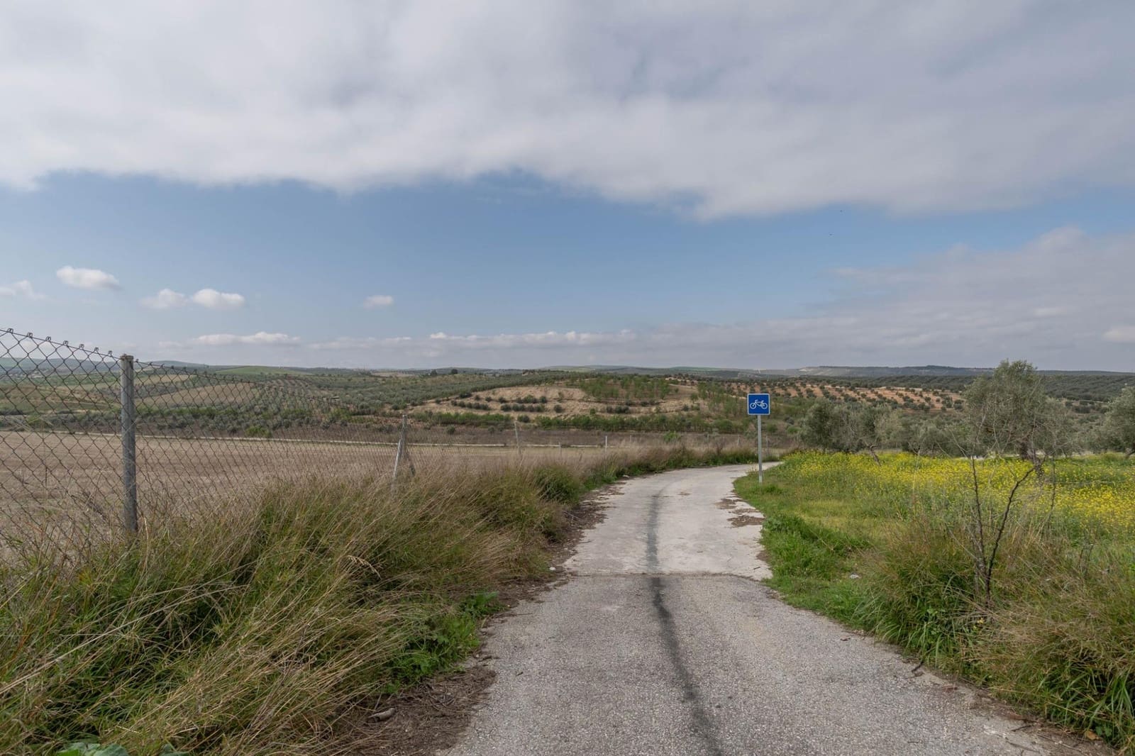 3 bedroom Villa for sale in Cullar Vega with pool garage - € 450,000 (Ref: 9719904)