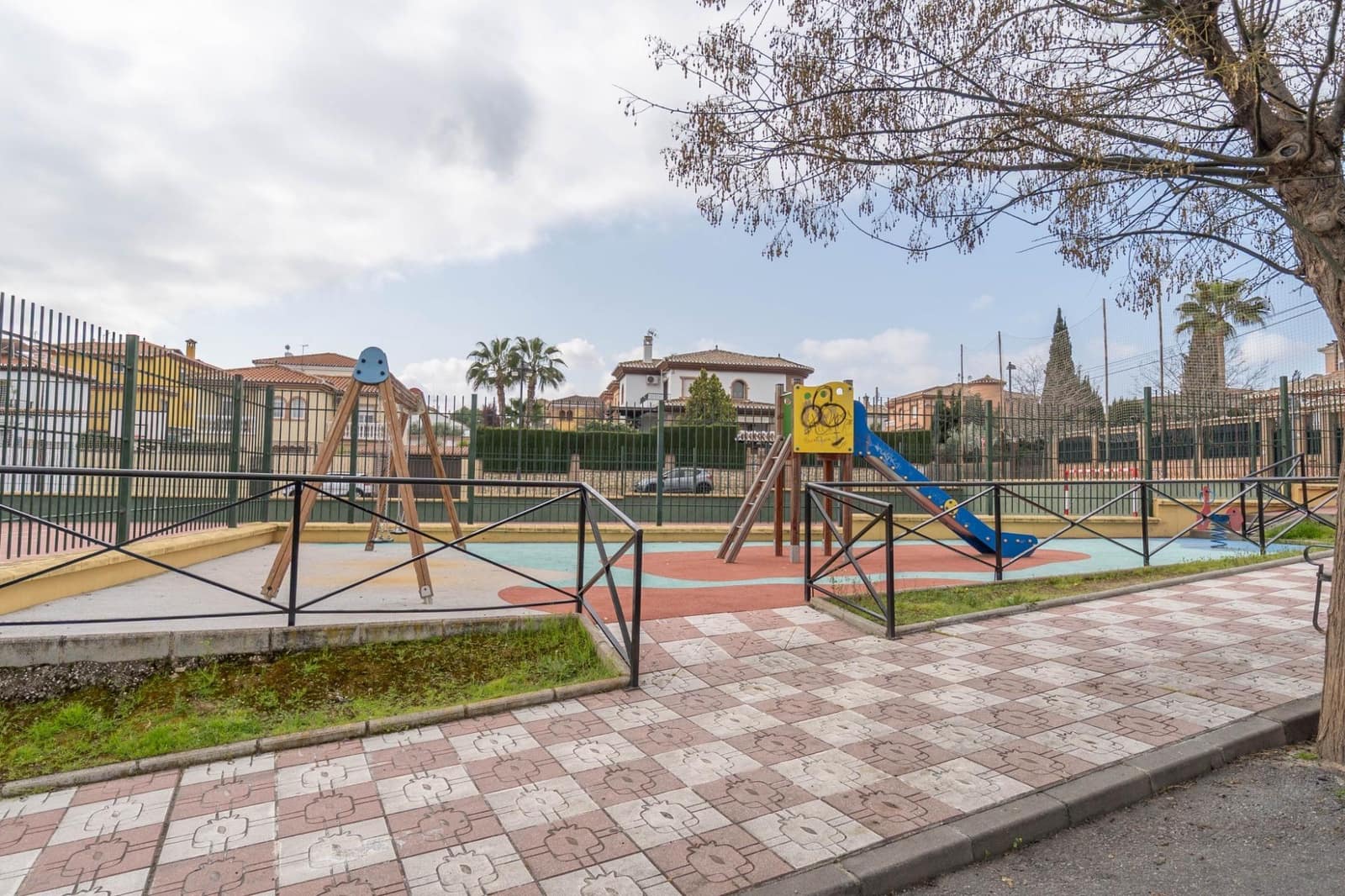 3 bedroom Villa for sale in Cullar Vega with pool garage - € 450,000 (Ref: 9719904)