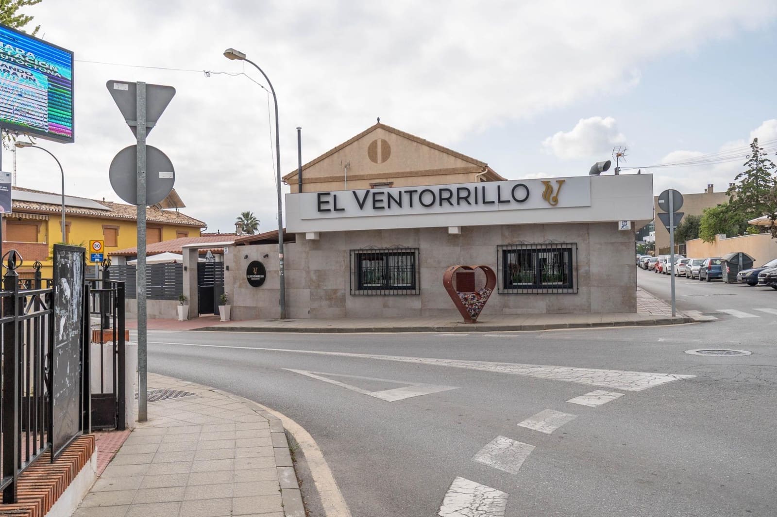 3 bedroom Villa for sale in Cullar Vega with pool garage - € 450,000 (Ref: 9719904)