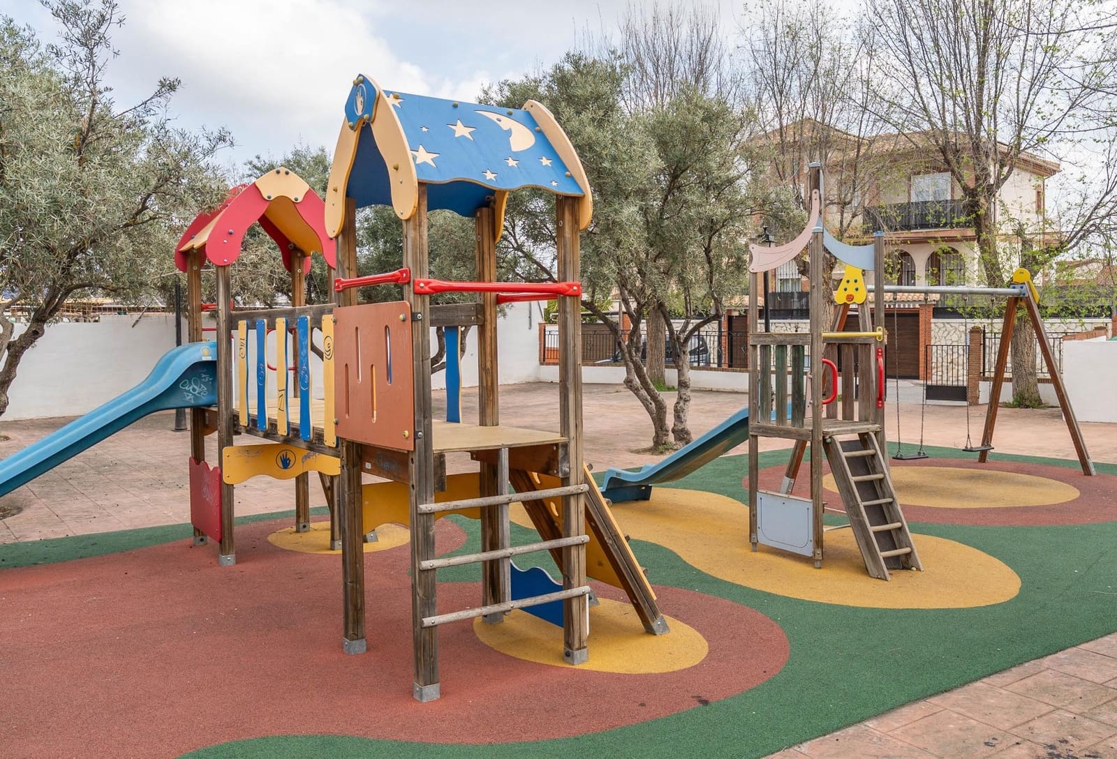 3 bedroom Villa for sale in Cullar Vega with pool garage - € 450,000 (Ref: 9719904)