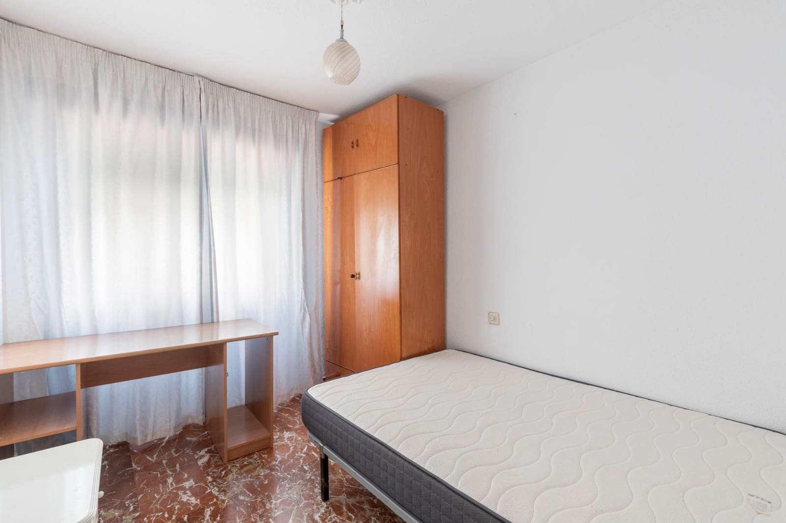 4 bedroom Flat for sale in Loja - € 119,000 (Ref: 9721670)