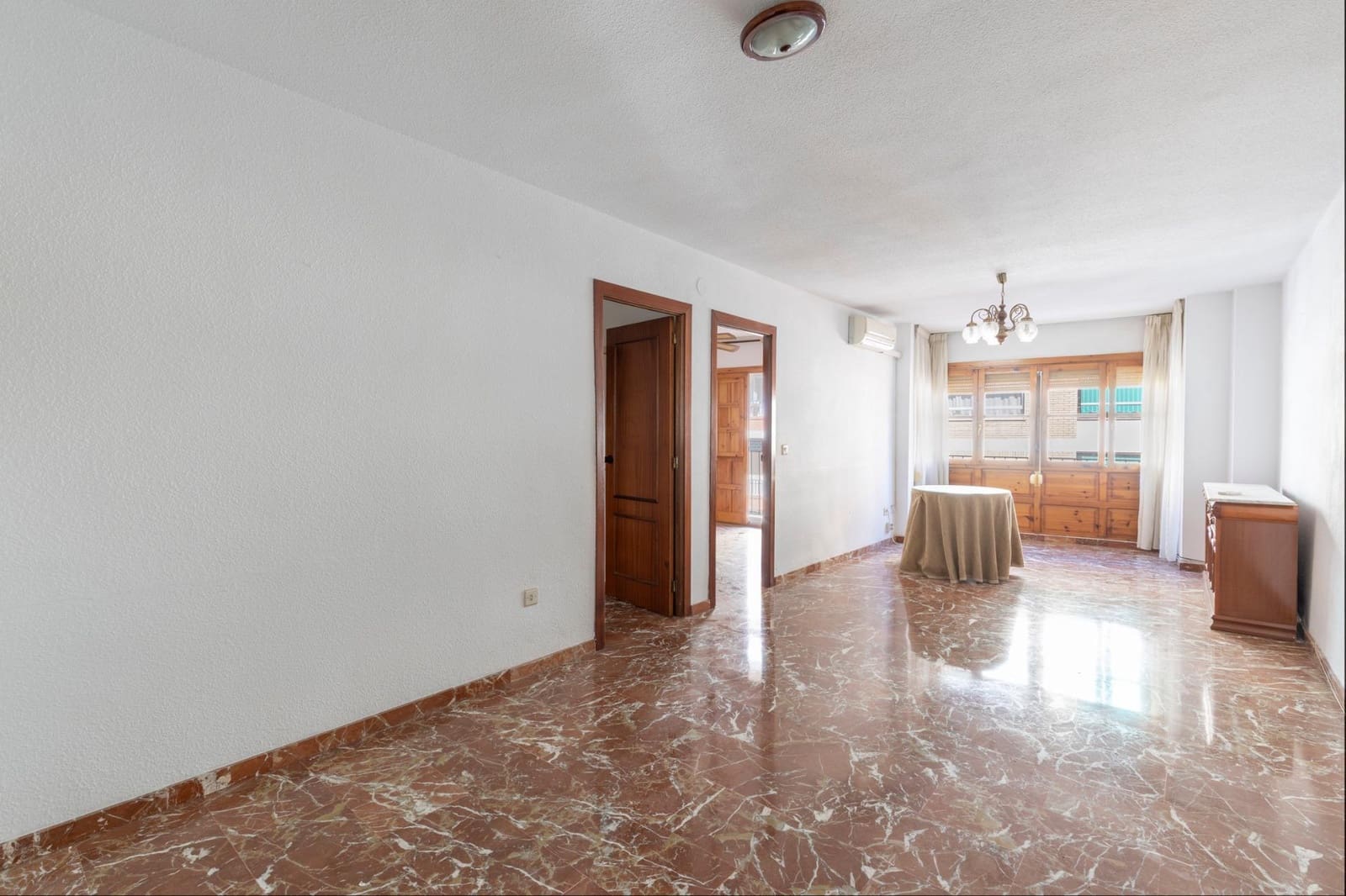 4 bedroom Flat for sale in Loja - € 119,000 (Ref: 9721670)