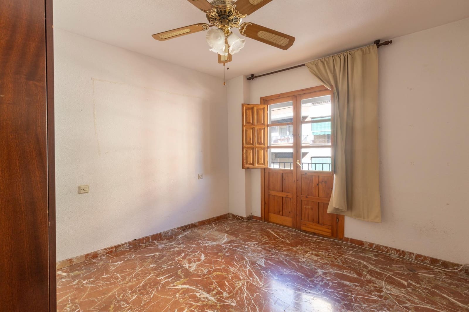 4 bedroom Flat for sale in Loja - € 119,000 (Ref: 9721670)