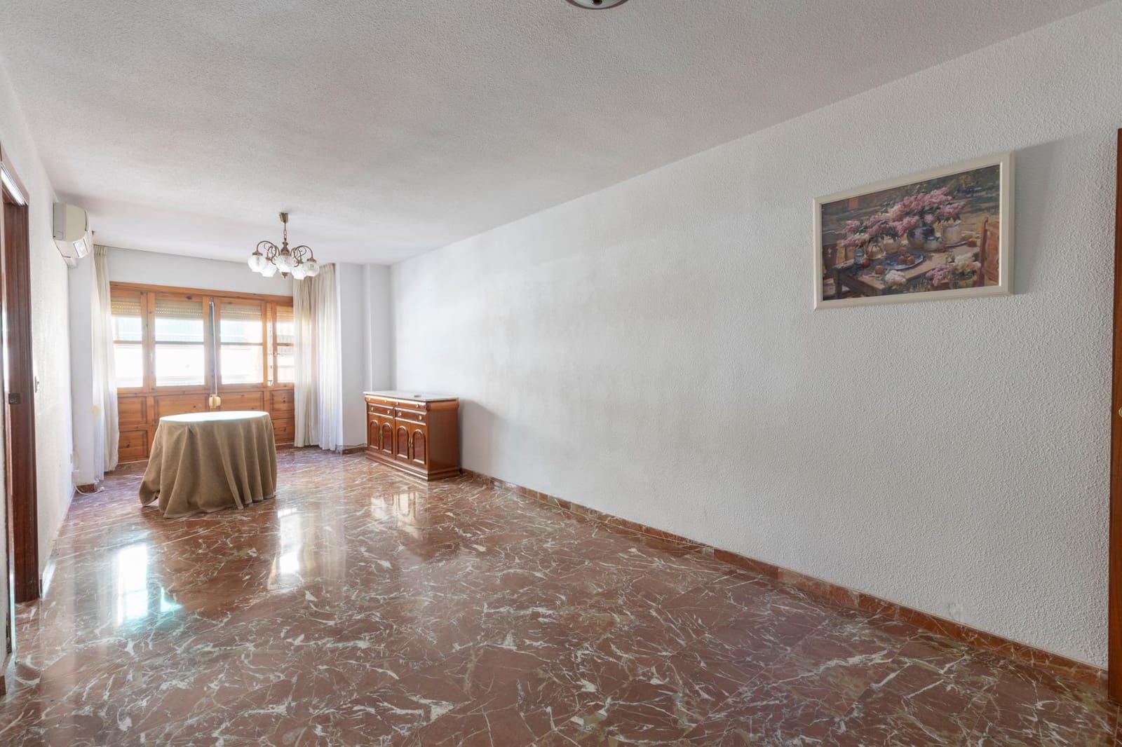 4 bedroom Flat for sale in Loja - € 119,000 (Ref: 9721670)