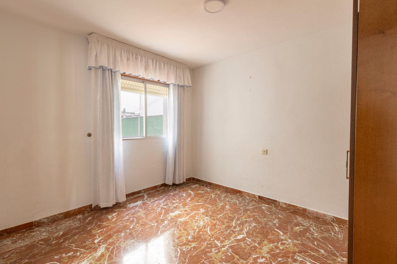 4 bedroom Flat for sale in Loja - € 119,000 (Ref: 9721670)