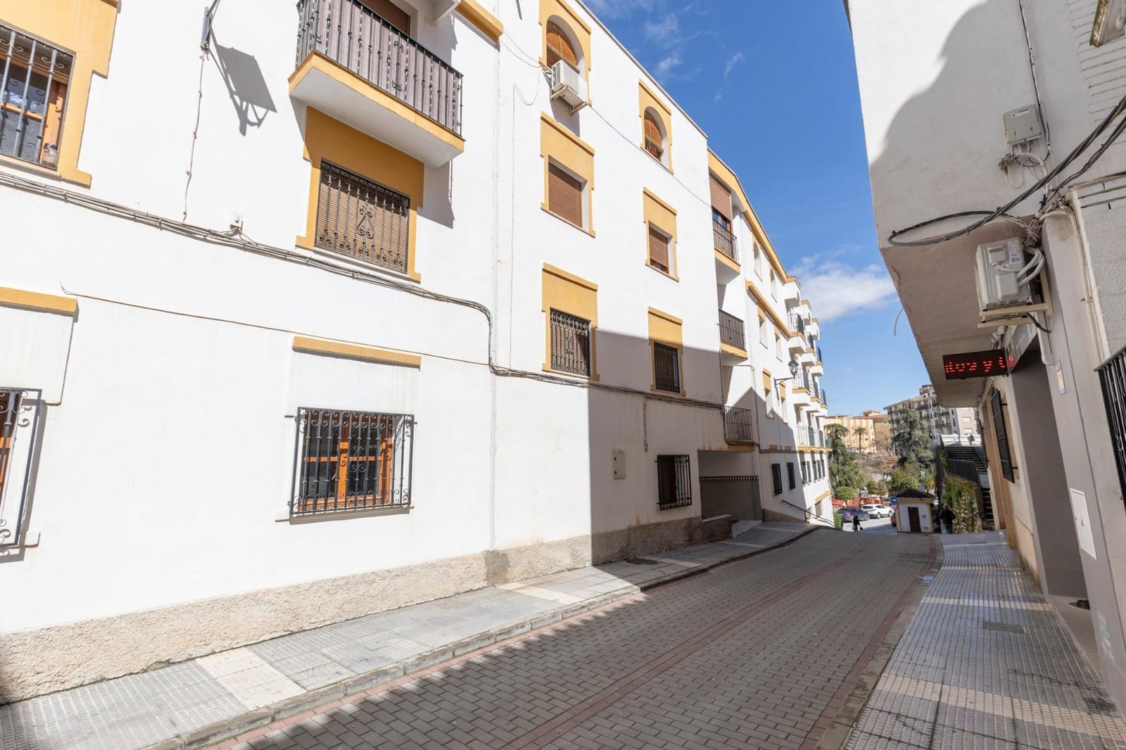 4 bedroom Flat for sale in Loja - € 119,000 (Ref: 9721670)