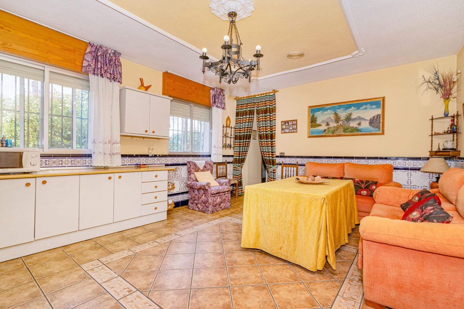 4 bedroom Villa for sale in Peligros with pool - € 395,000 (Ref: 9732080)