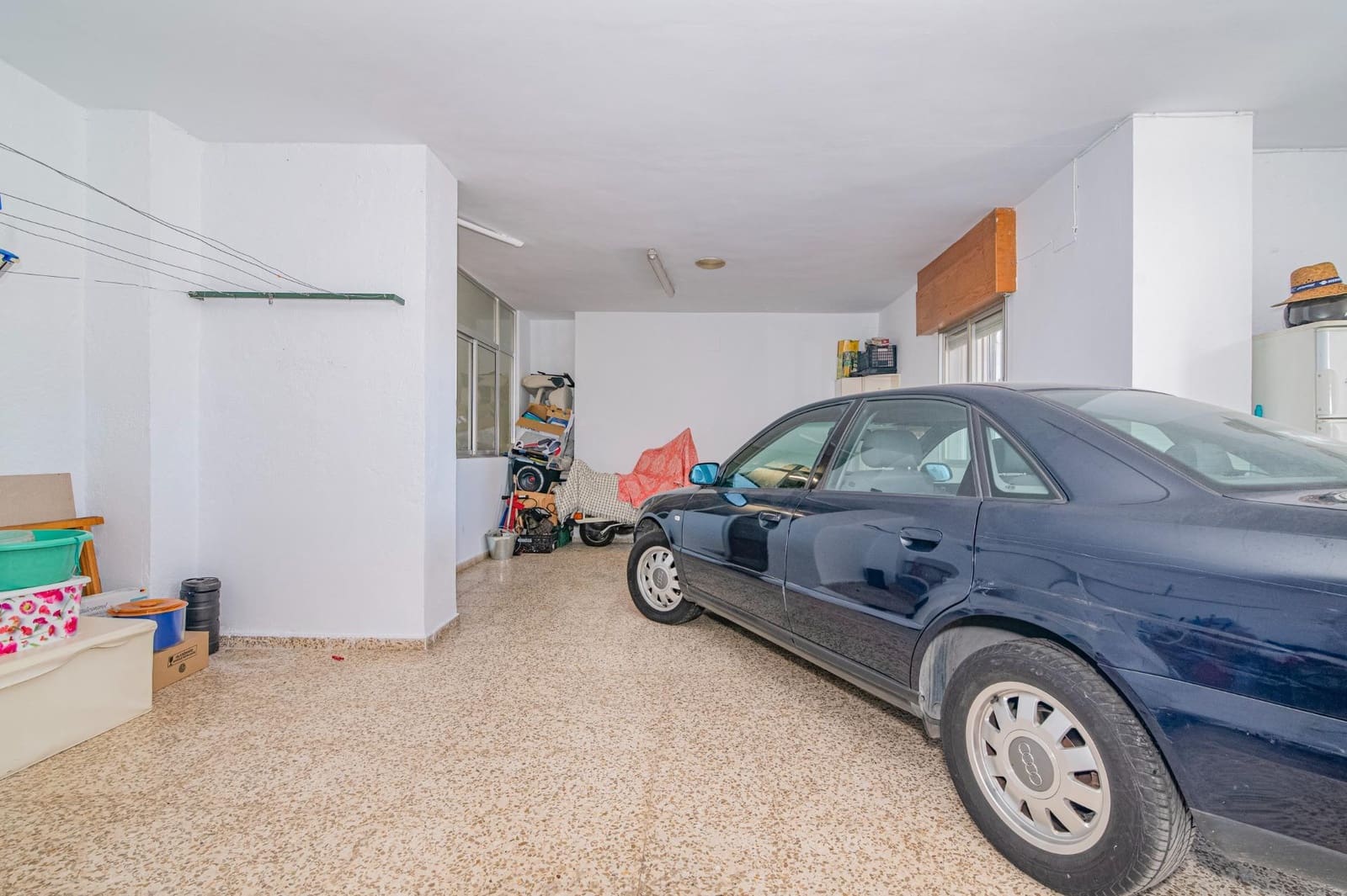 4 bedroom Villa for sale in Peligros with pool - € 395,000 (Ref: 9732080)