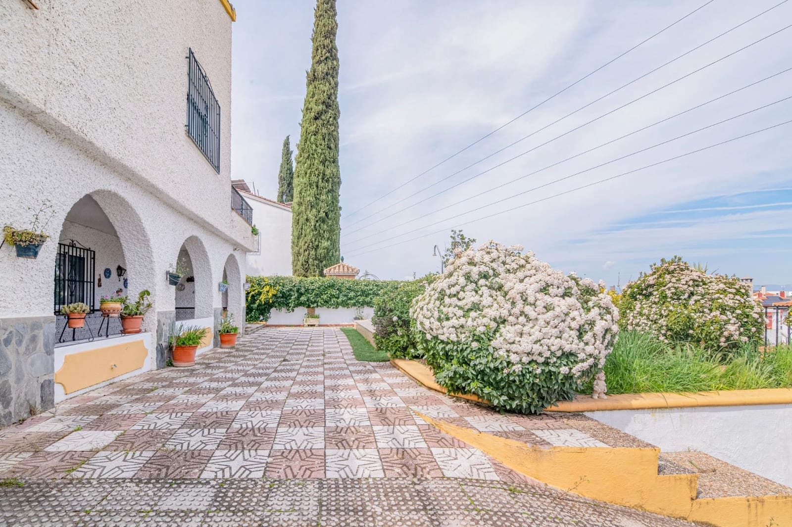 4 bedroom Villa for sale in Peligros with pool - € 395,000 (Ref: 9732080)