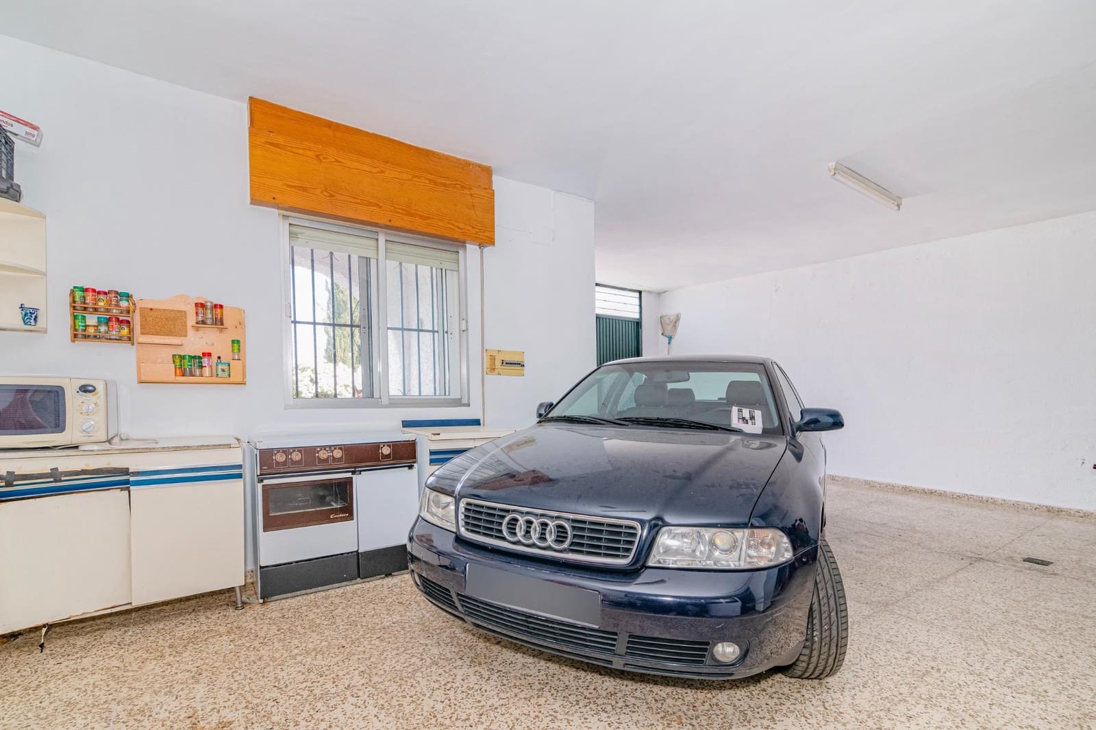 4 bedroom Villa for sale in Peligros with pool - € 395,000 (Ref: 9732080)