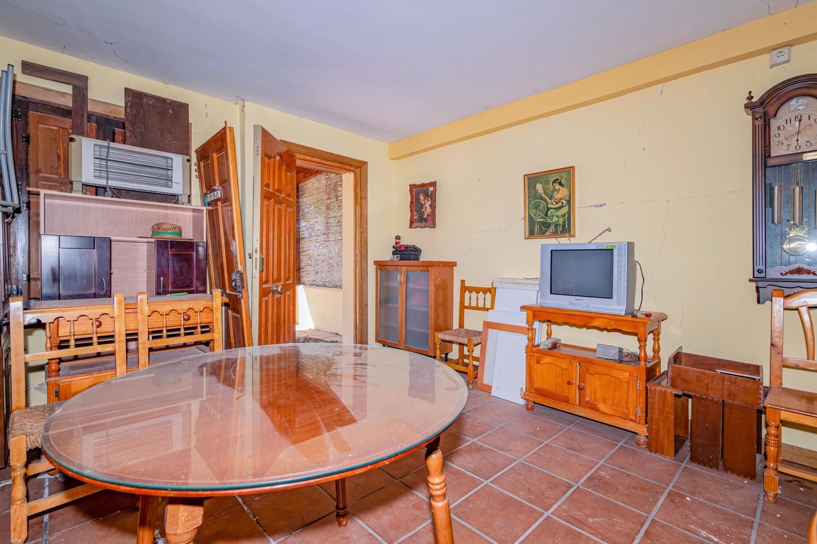 5 bedroom Finca/Country House for sale in Illora - € 44,000 (Ref: 9735569)