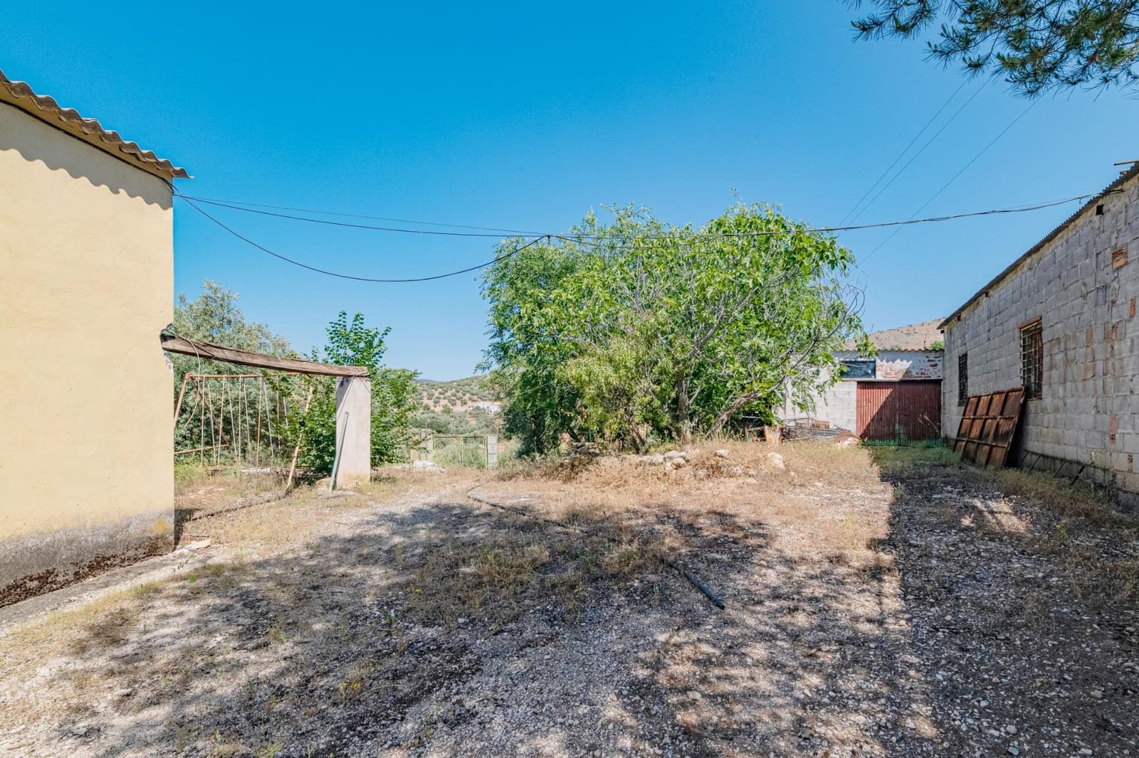 5 bedroom Finca/Country House for sale in Illora - € 44,000 (Ref: 9735569)