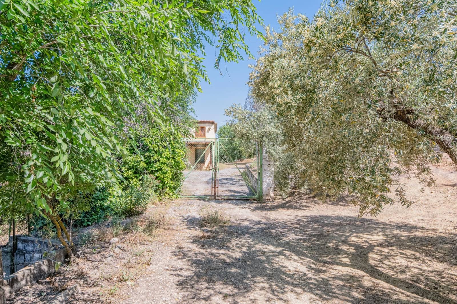 5 bedroom Finca/Country House for sale in Illora - € 44,000 (Ref: 9735569)