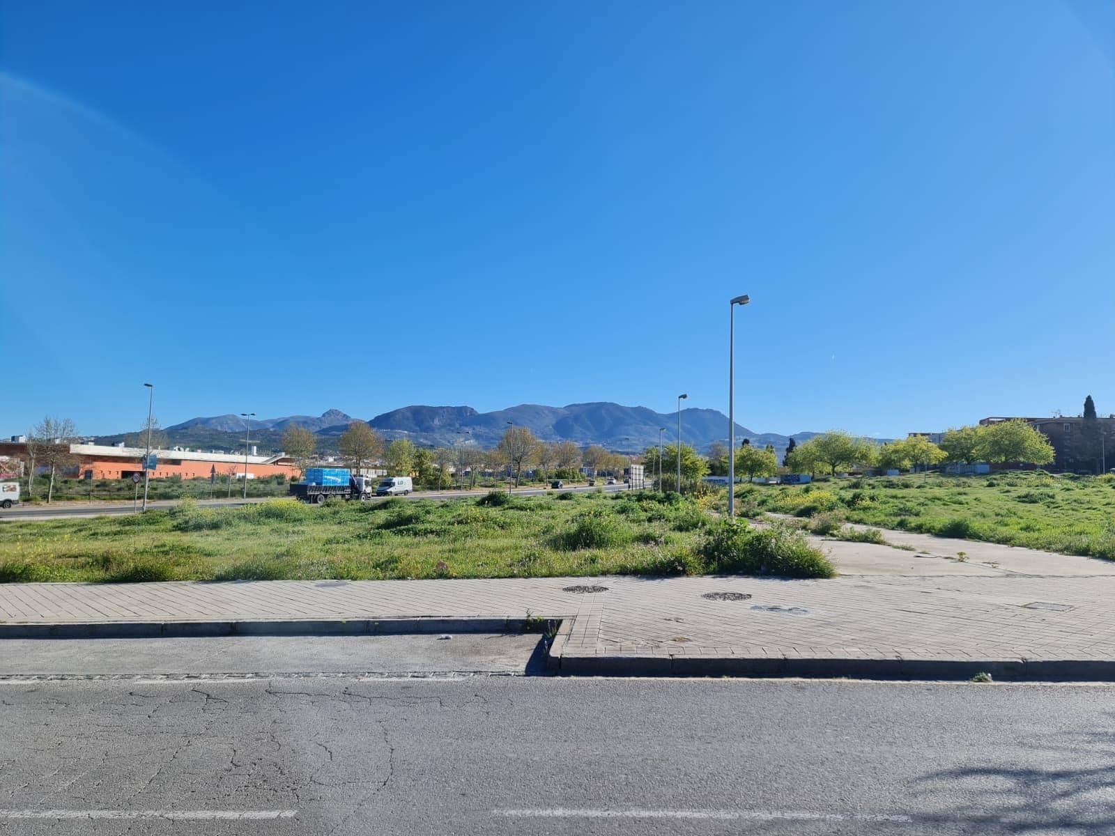 3 bedroom Flat for sale in Granada city with garage - € 70,000 (Ref: 9735570)