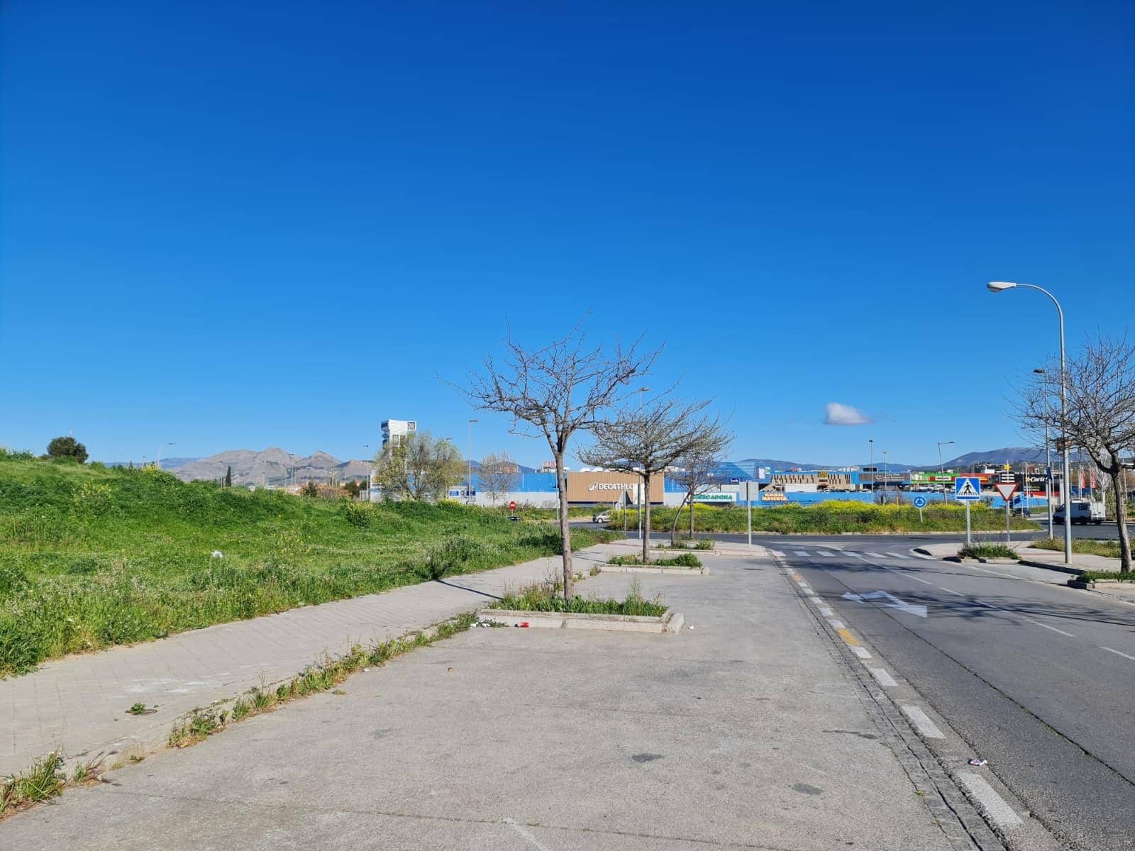 3 bedroom Flat for sale in Granada city with garage - € 70,000 (Ref: 9735570)