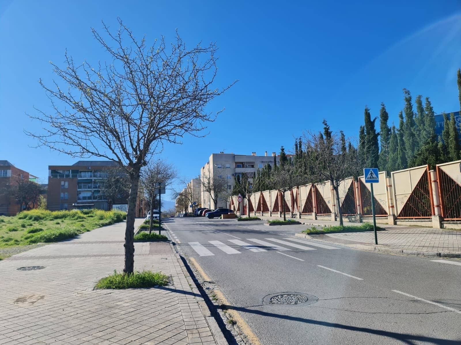 3 bedroom Flat for sale in Granada city with garage - € 70,000 (Ref: 9735570)