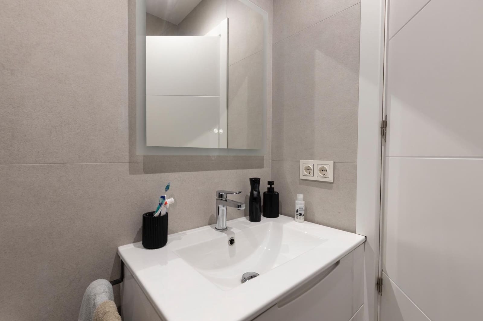 3 slaapkamer Flat te koop in Granada stad - € 185.000 (Ref: 9735572)