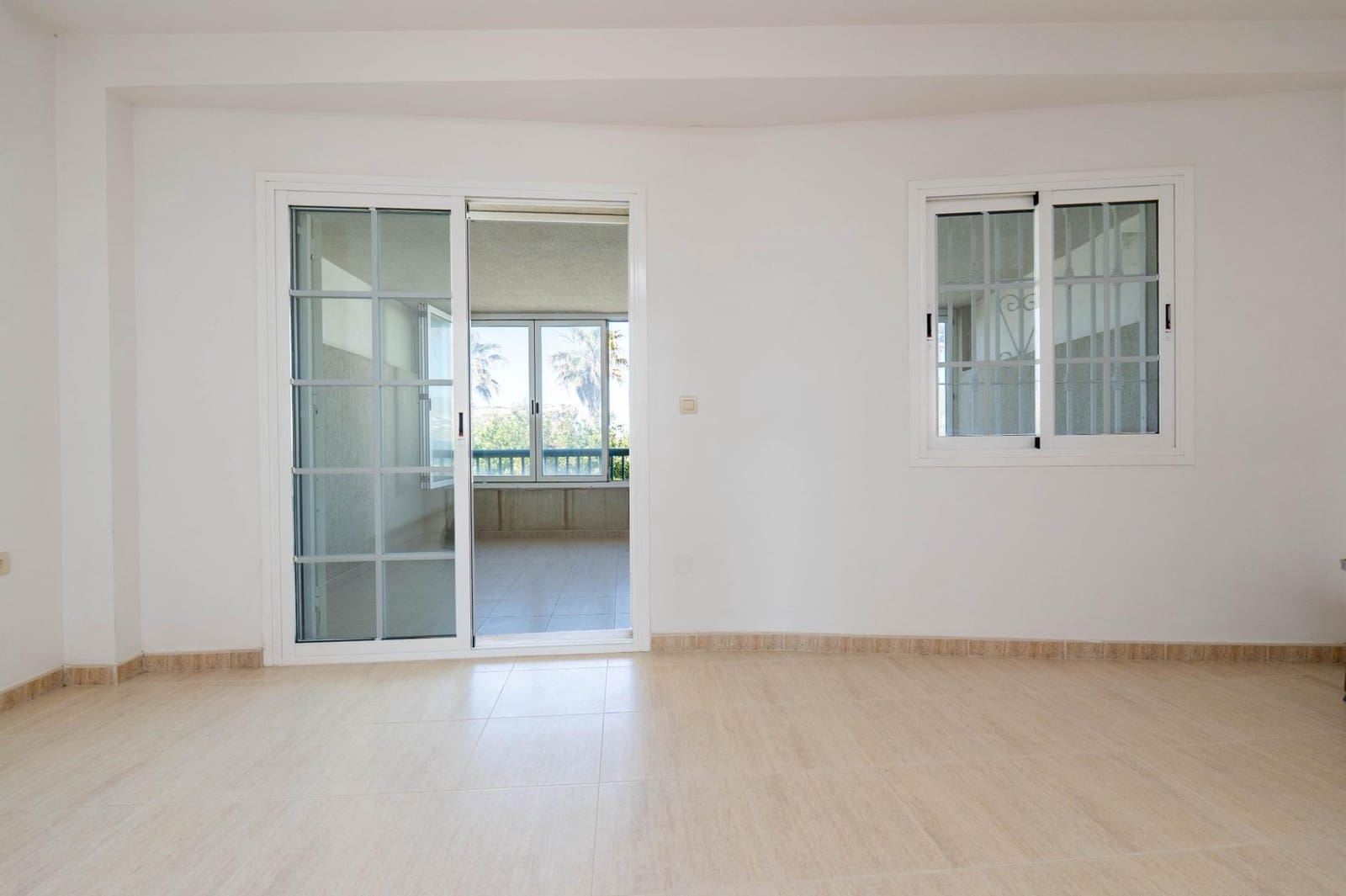 3 bedroom Apartment for sale in Salobrena with pool - € 320,000 (Ref: 9738538)