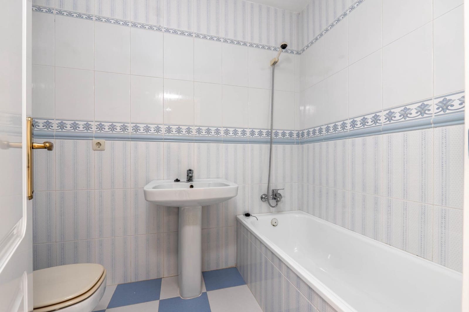 3 bedroom Apartment for sale in Salobrena with pool - € 320,000 (Ref: 9738538)