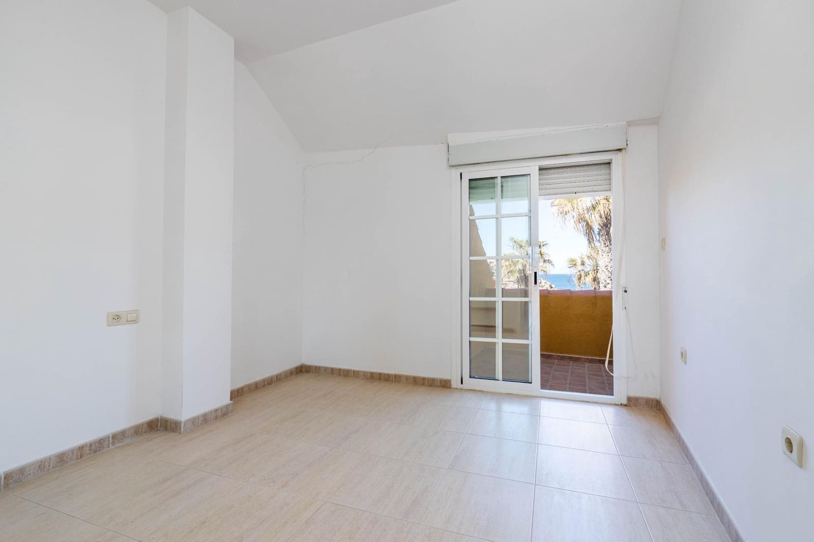 3 bedroom Apartment for sale in Salobrena with pool - € 320,000 (Ref: 9738538)